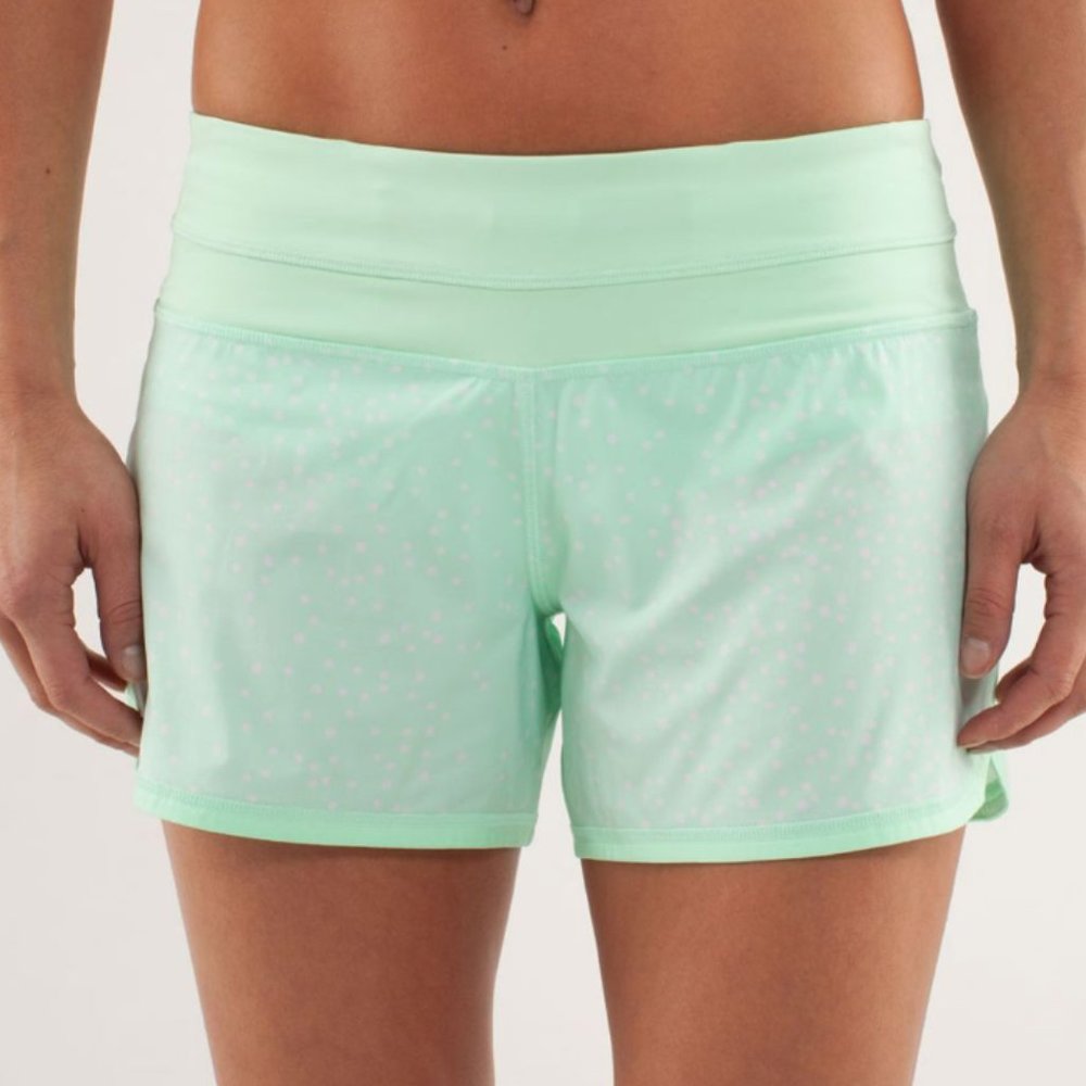 Lululemon Groovy run short size 4 Petit Dot Fresh Teal / Fresh Teal